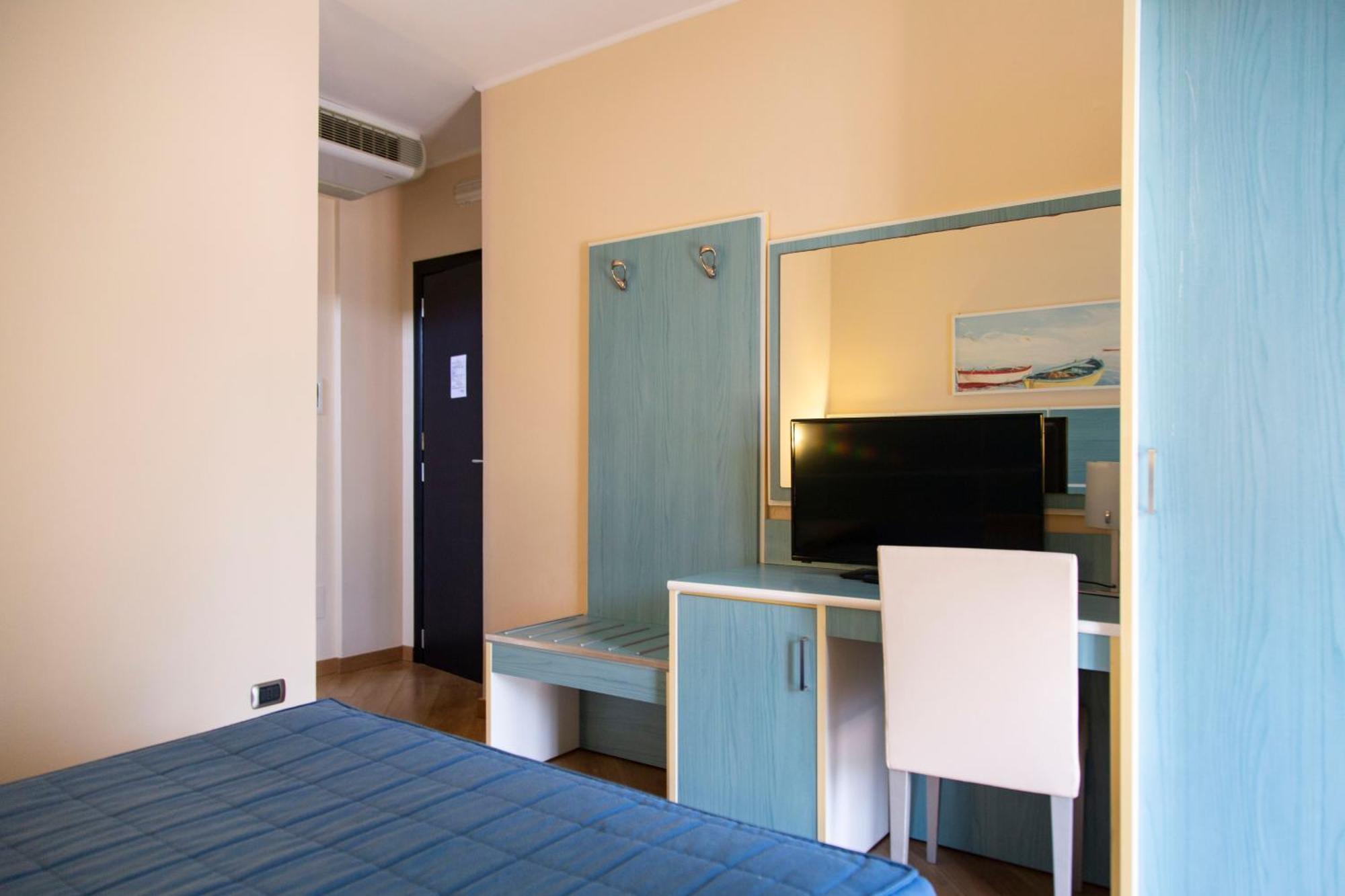 מלון סנט'איזידורו Residenza Del Mare חדר תמונה