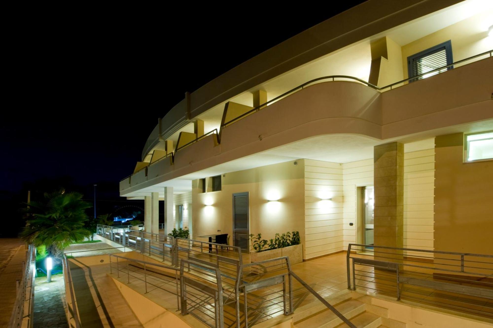 מלון סנט'איזידורו Residenza Del Mare מראה חיצוני תמונה